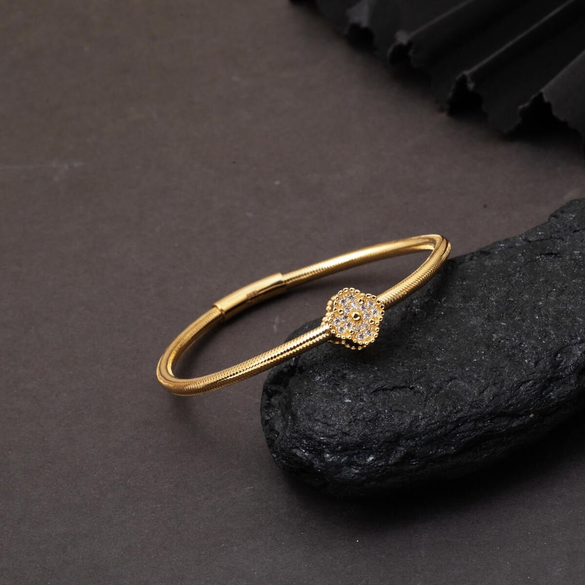 14K Yellow Gold Clover Flexible Italian Cubic Zirconia ID Bracelet