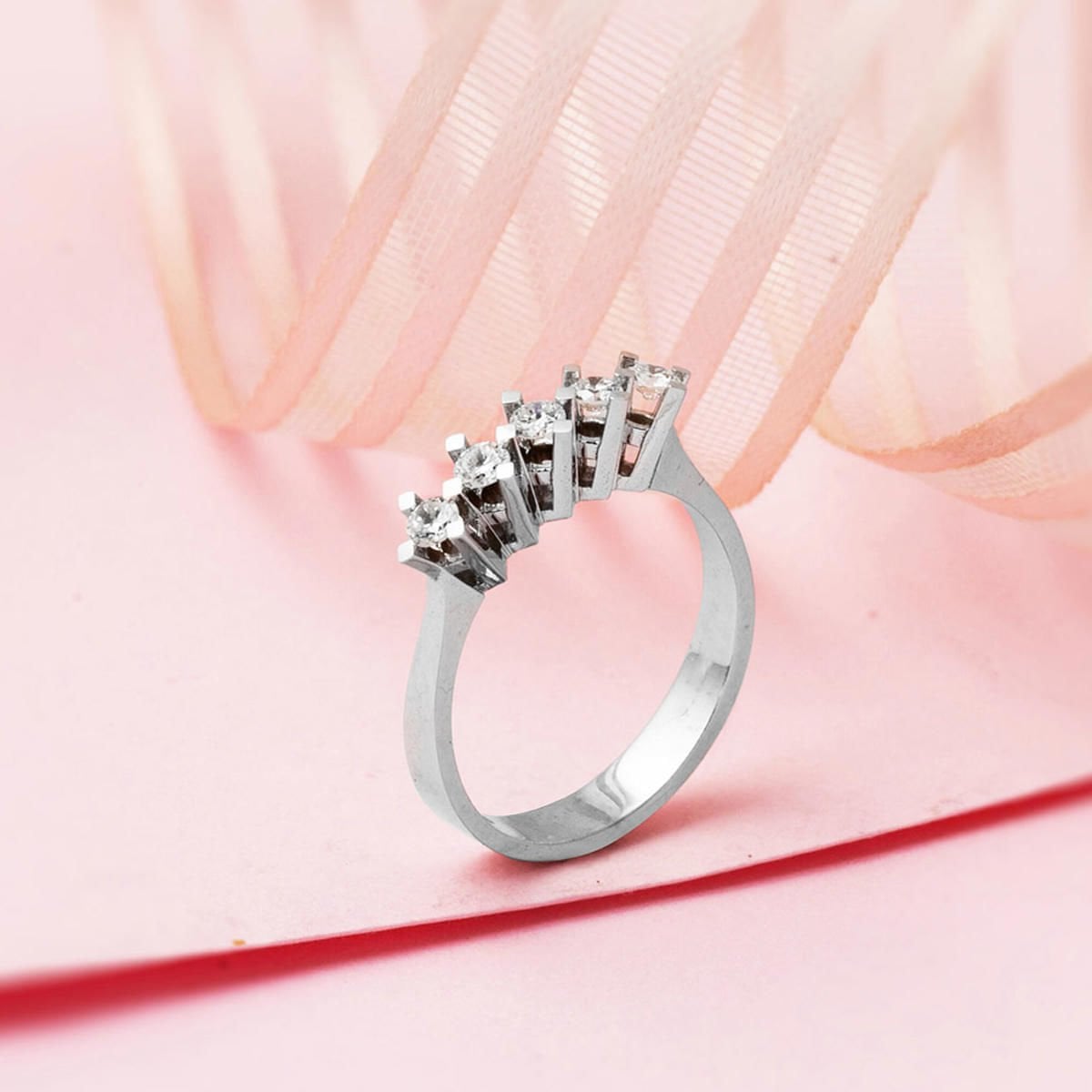 14K White Gold 0.50 Ct Five Stone Diamond Ring (3.2 g)