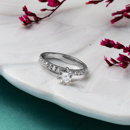 14K White Gold 0.50 Ct Solitaire Diamond Ring (2.5 g)