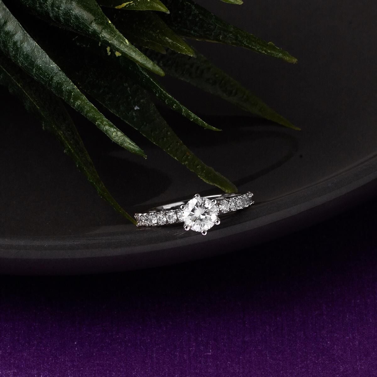 14K White Gold 0.50 Ct Solitaire Diamond Ring (2.5 g)
