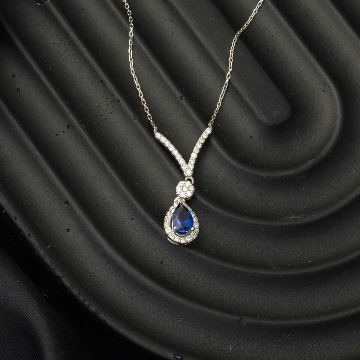 14K White Gold 0.51 Ct Sapphire 0.27 Ct Diamond Necklace