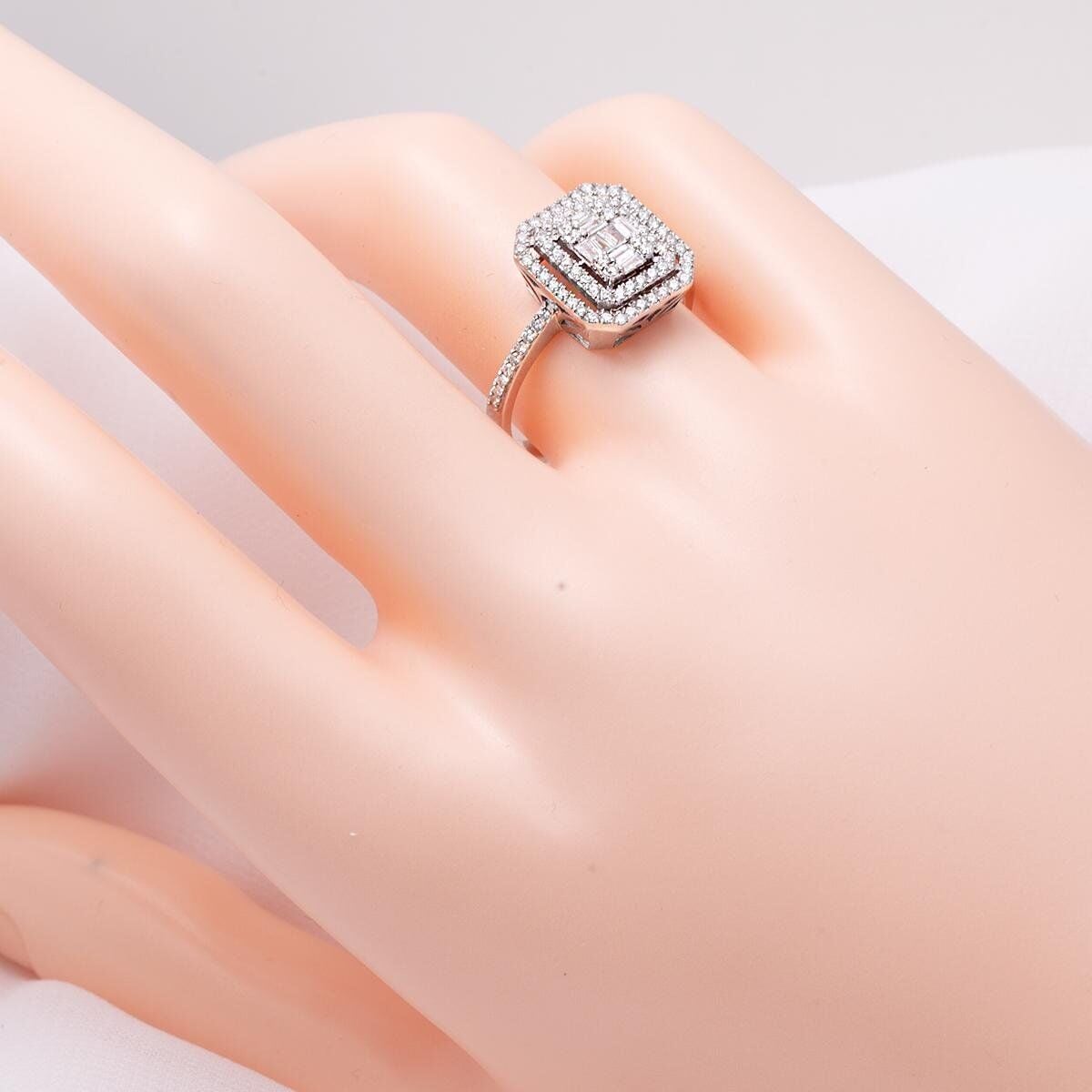 14K White Gold 0.52 Ct Baguette Diamond Ring