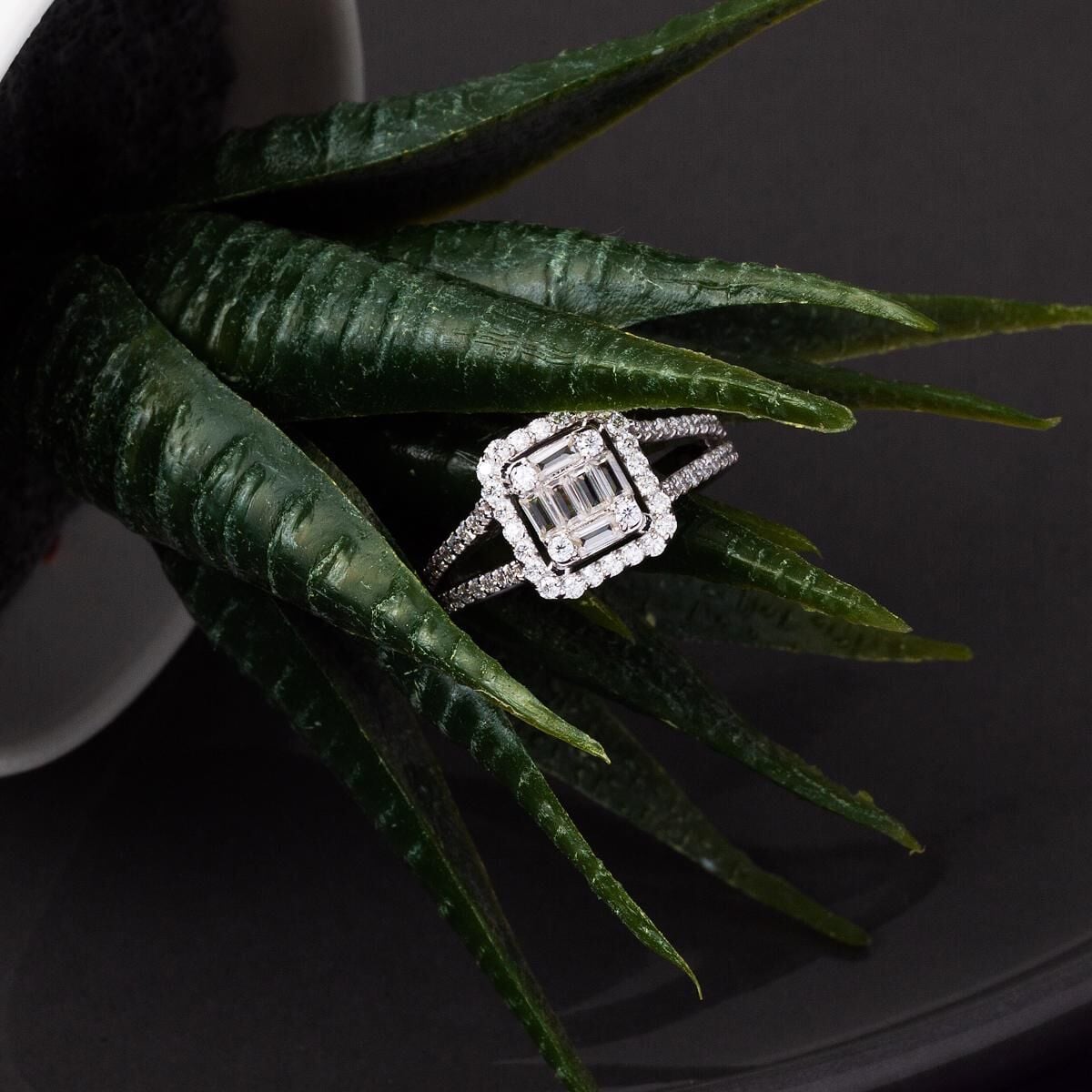 14K White Gold 0.55 Ct Baguette Diamond Ring