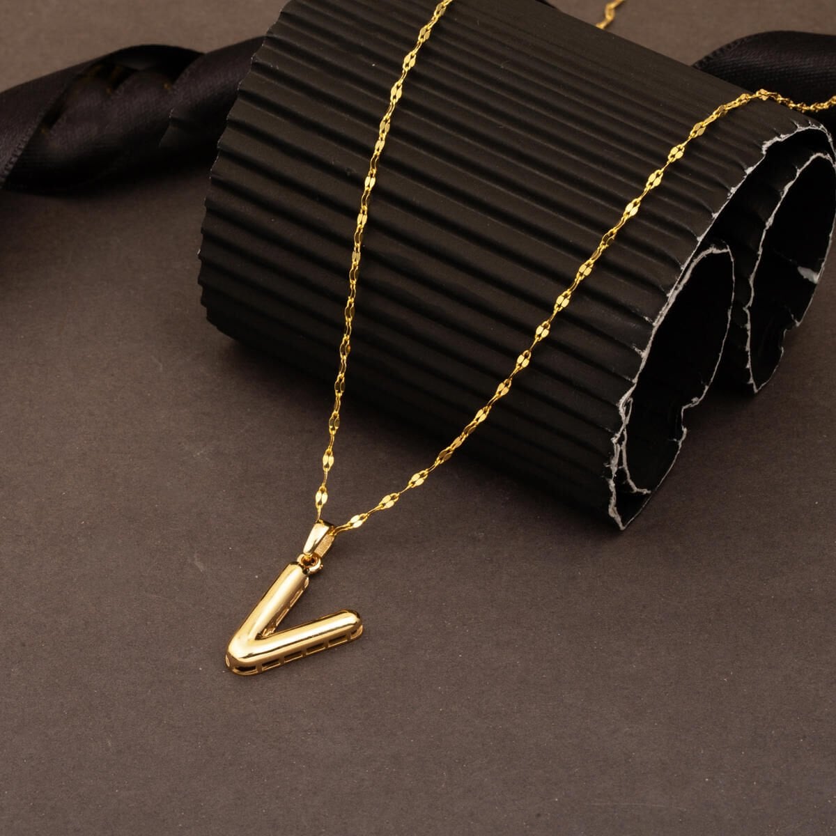 14K Yellow Gold Balloon Initial V Necklace