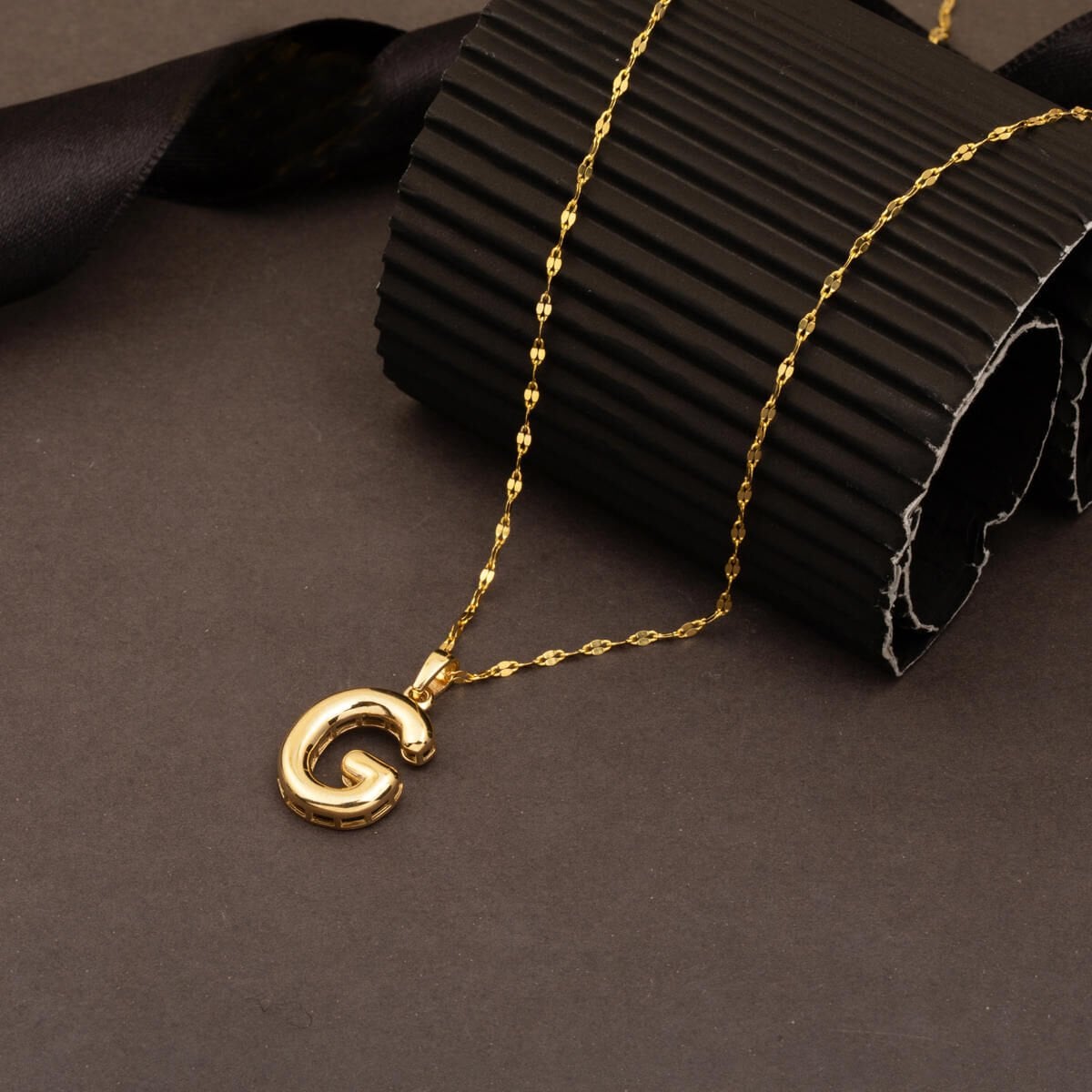 14K Yellow Gold G Balloon Initial Necklace