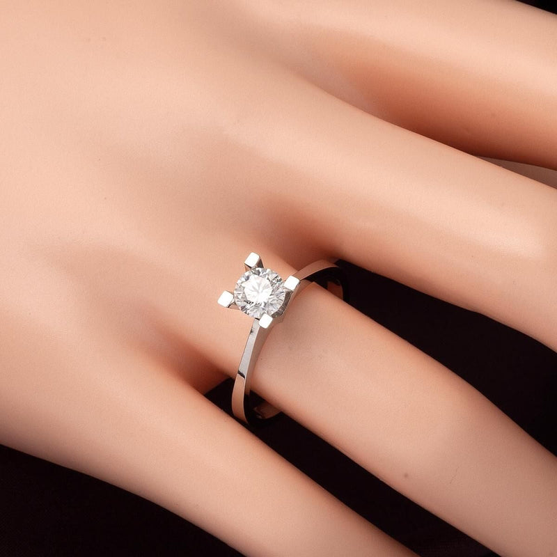 14K White Gold 0.60 Ct Solitaire Moissanite Ring (2.45 g)