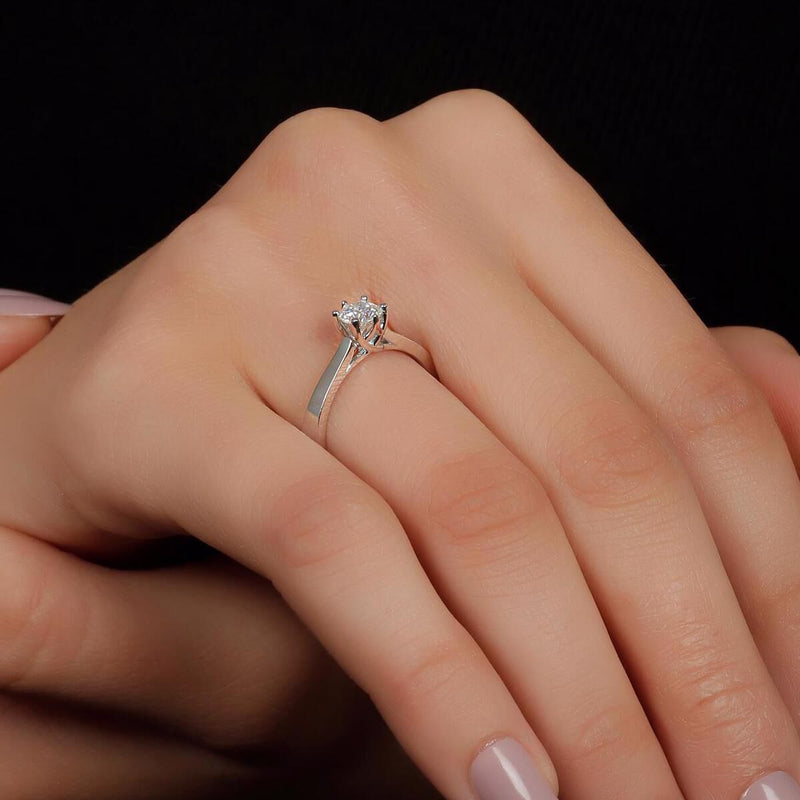 14K White Gold 0.60 Ct Moissanite Solitaire Ring