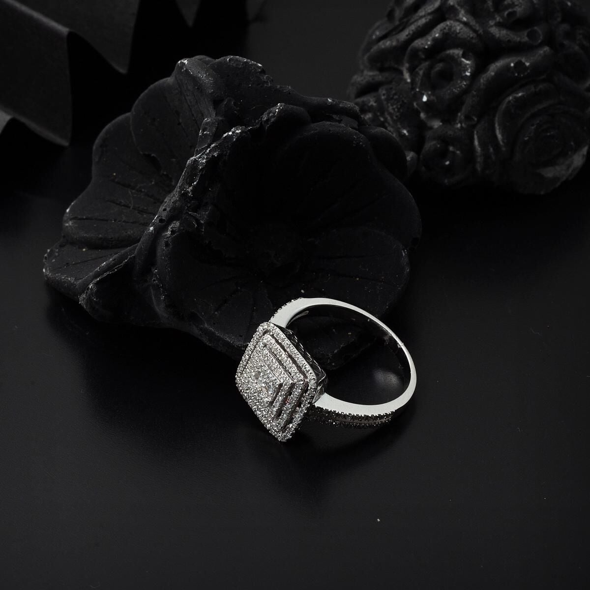 14K White Gold 0.65 Ct Baguette Diamond Ring