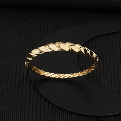 14K Yellow Gold Curb Twisted Bangle