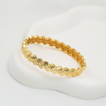 14K Yellow Gold Italian Twisted Hinged Cuff Bangle (11.93 g)