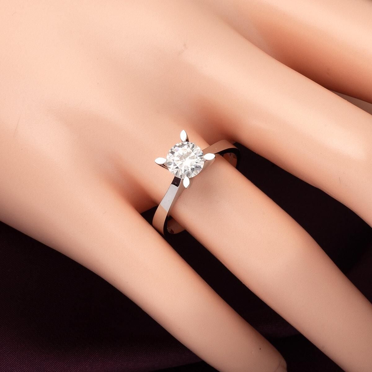 14K White Gold 1.00 Ct Solitaire Moissanite Ring