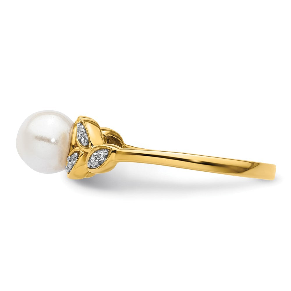 14K Yellow Gold Polished 1/20 carat Diamond and Freshwater Cultured Pearl Leaf Design Size 7 Ring