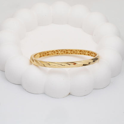 14K Yellow Gold Gold Thread Hinged Cuff Bangle