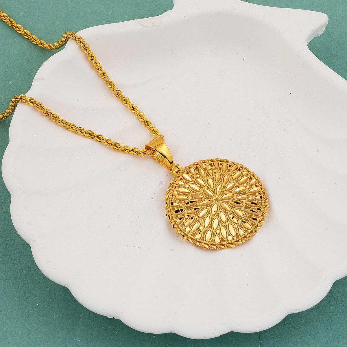14K Yellow Gold Flower of Life Necklace (4.21 g)