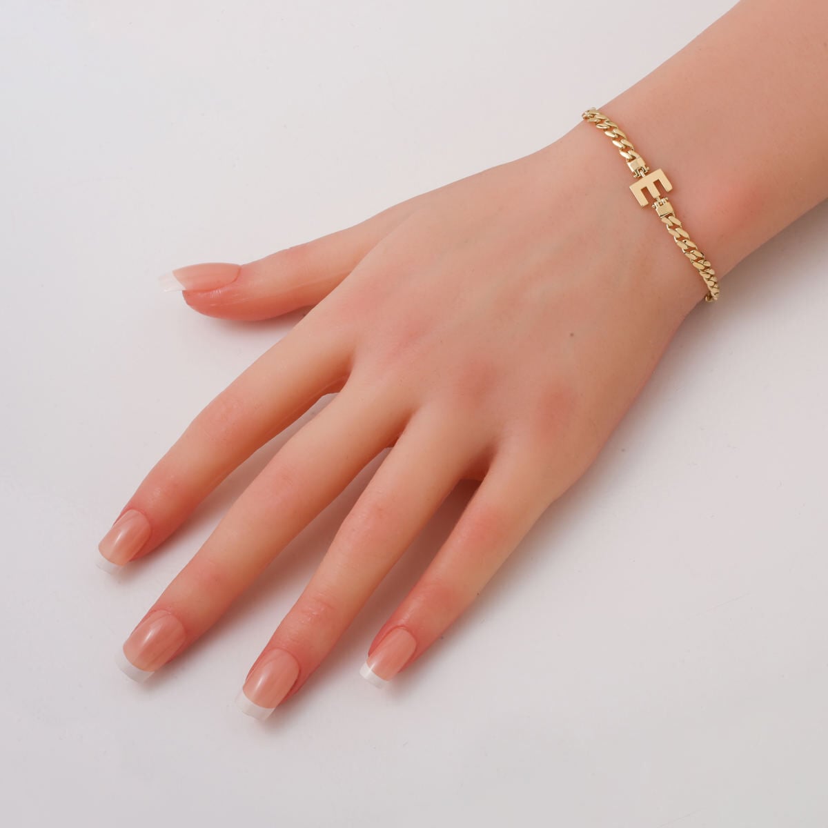 14K Yellow Gold Initial E Curb Bracelet (4.68 g)