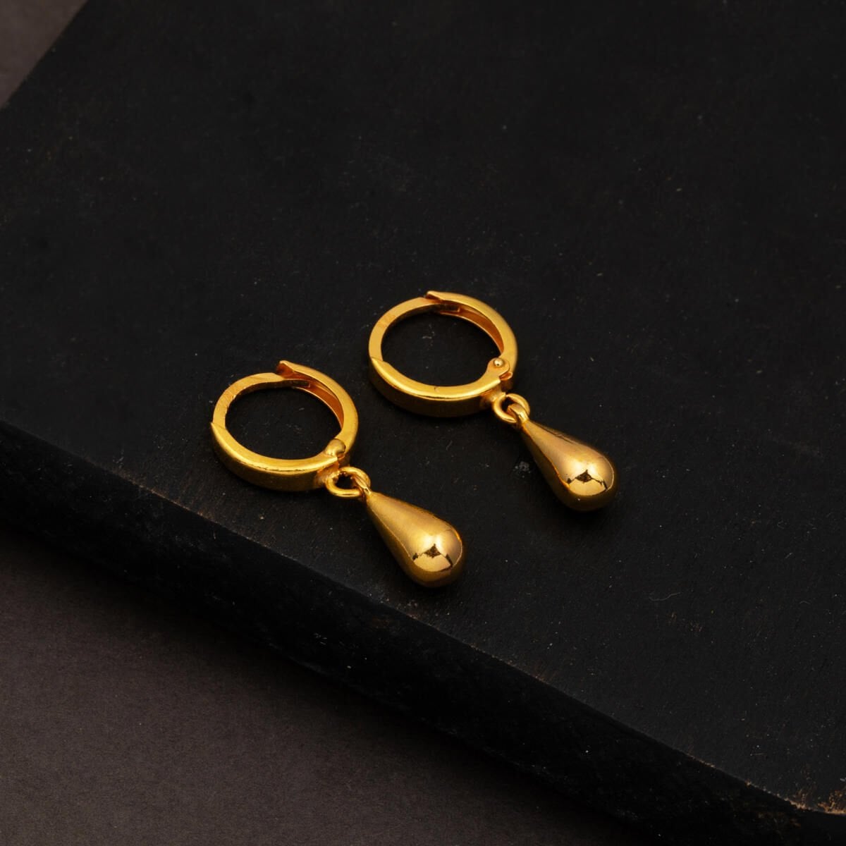 22K Yellow Gold Teardrop Dangle Earrings