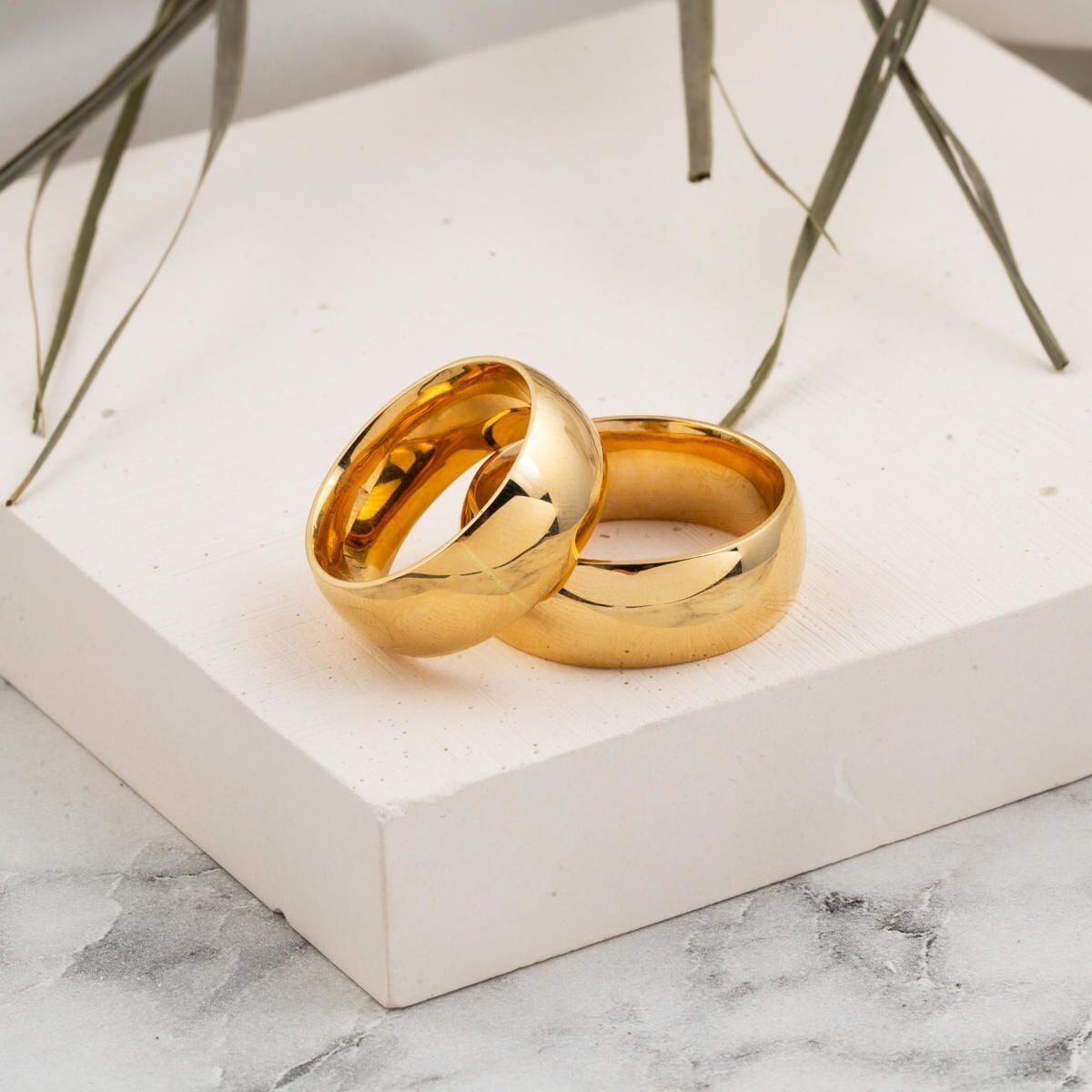 14K Yellow Gold 1 cm Wide Wedding Band Set
