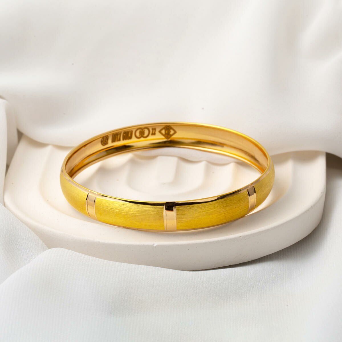 22K Yellow Gold 10 Gram Bangle