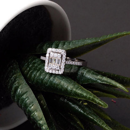 14K White Gold 1.00 Ct Baguette Moissanite Ring (3.33 g)