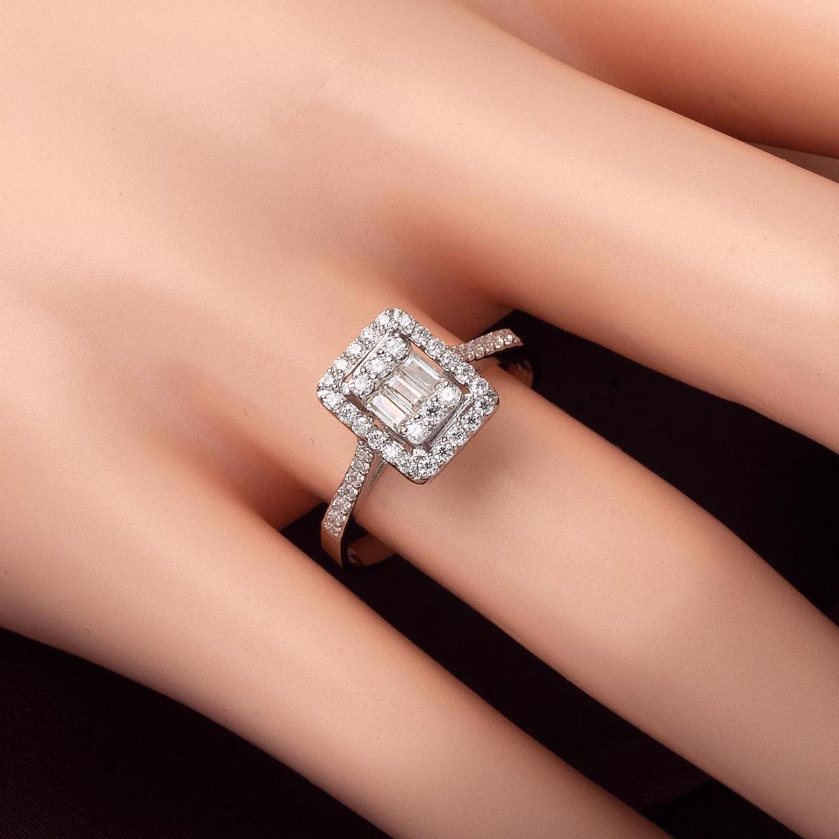 14K White Gold 1.00 Ct Baguette Moissanite Ring (3.33 g)