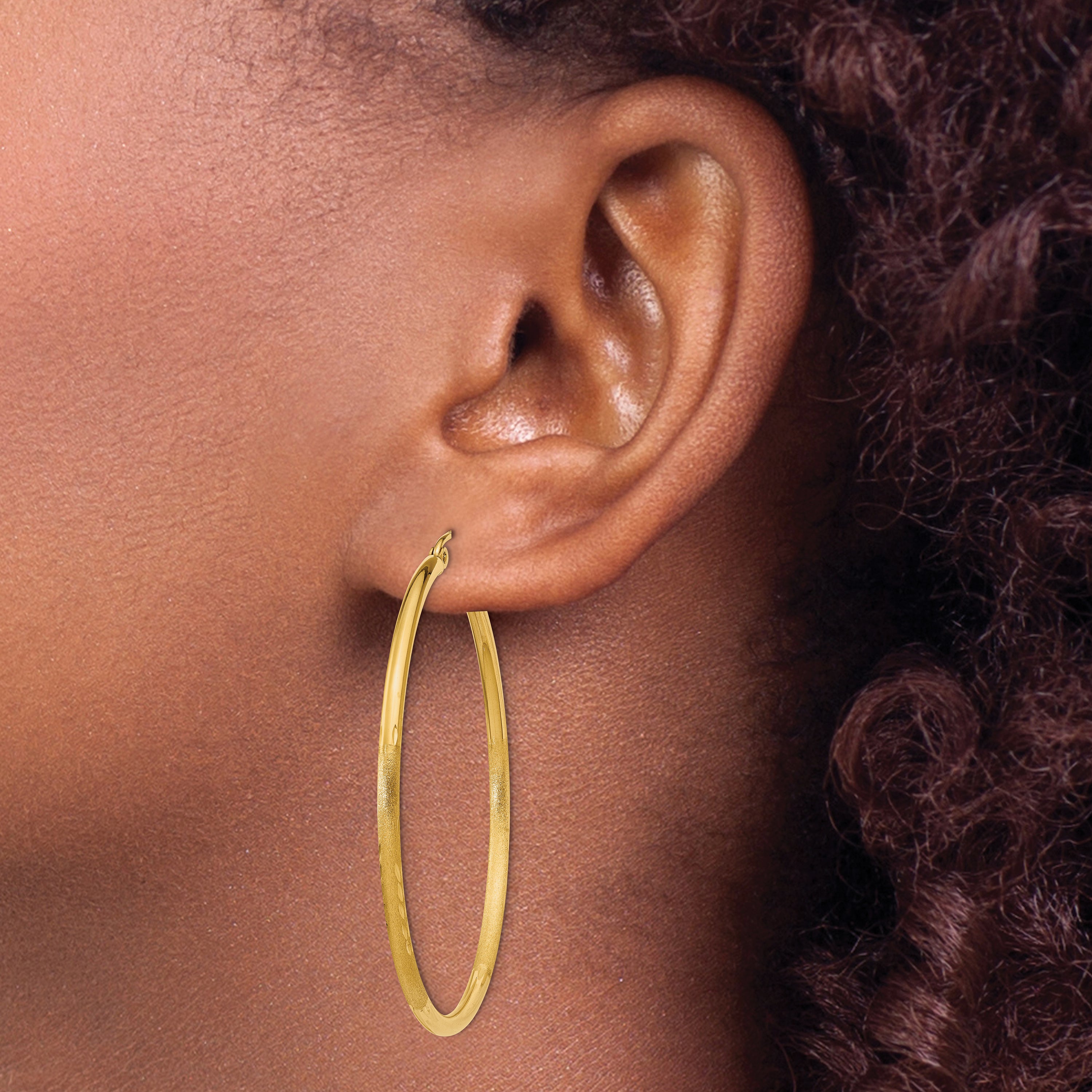 10K Yellow Gold Satin And Diamond-Cut 2mm Round Tube Hoop Earrings
