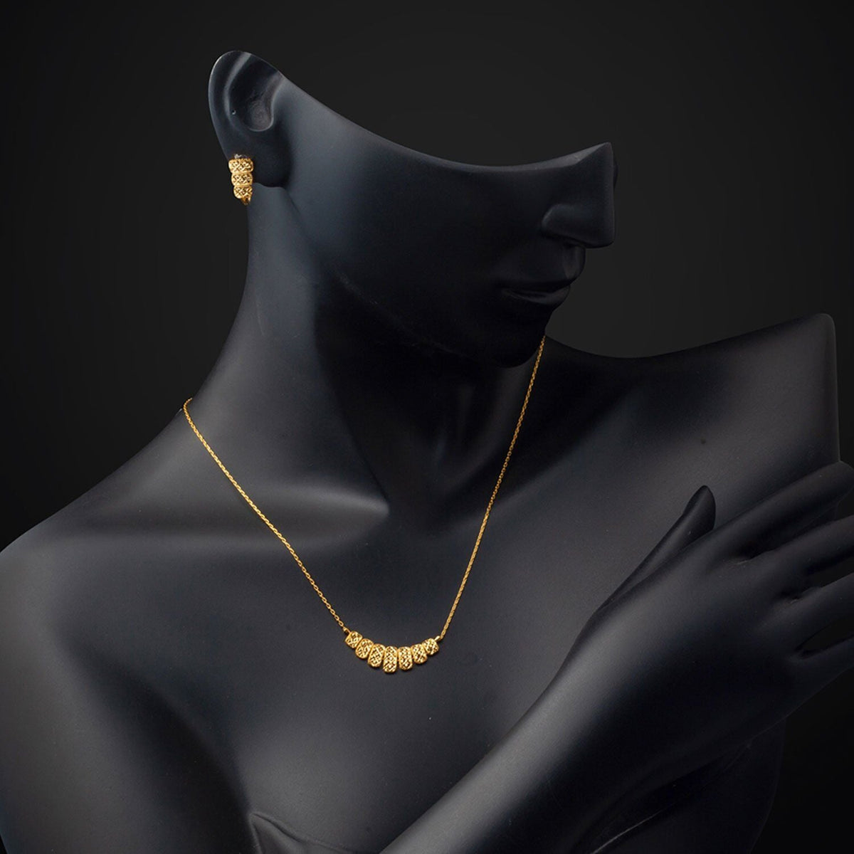 22K Yellow Gold Plasma Necklace and Earrings Set