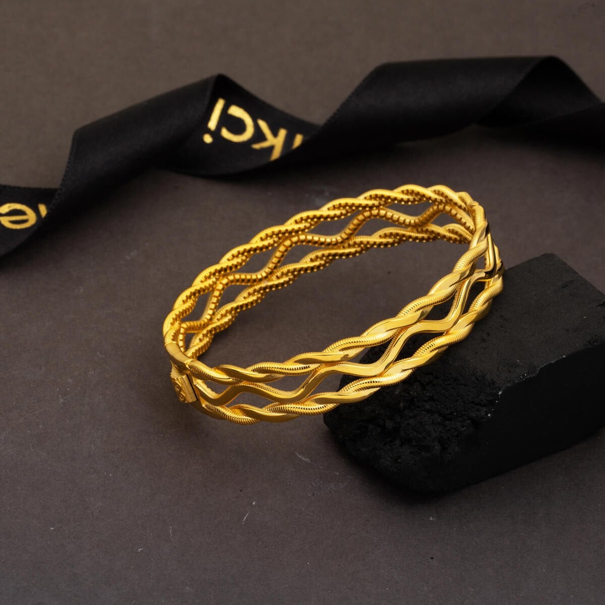 14K Yellow Gold Twisted Hinged Cuff Bangle (21.03 g)