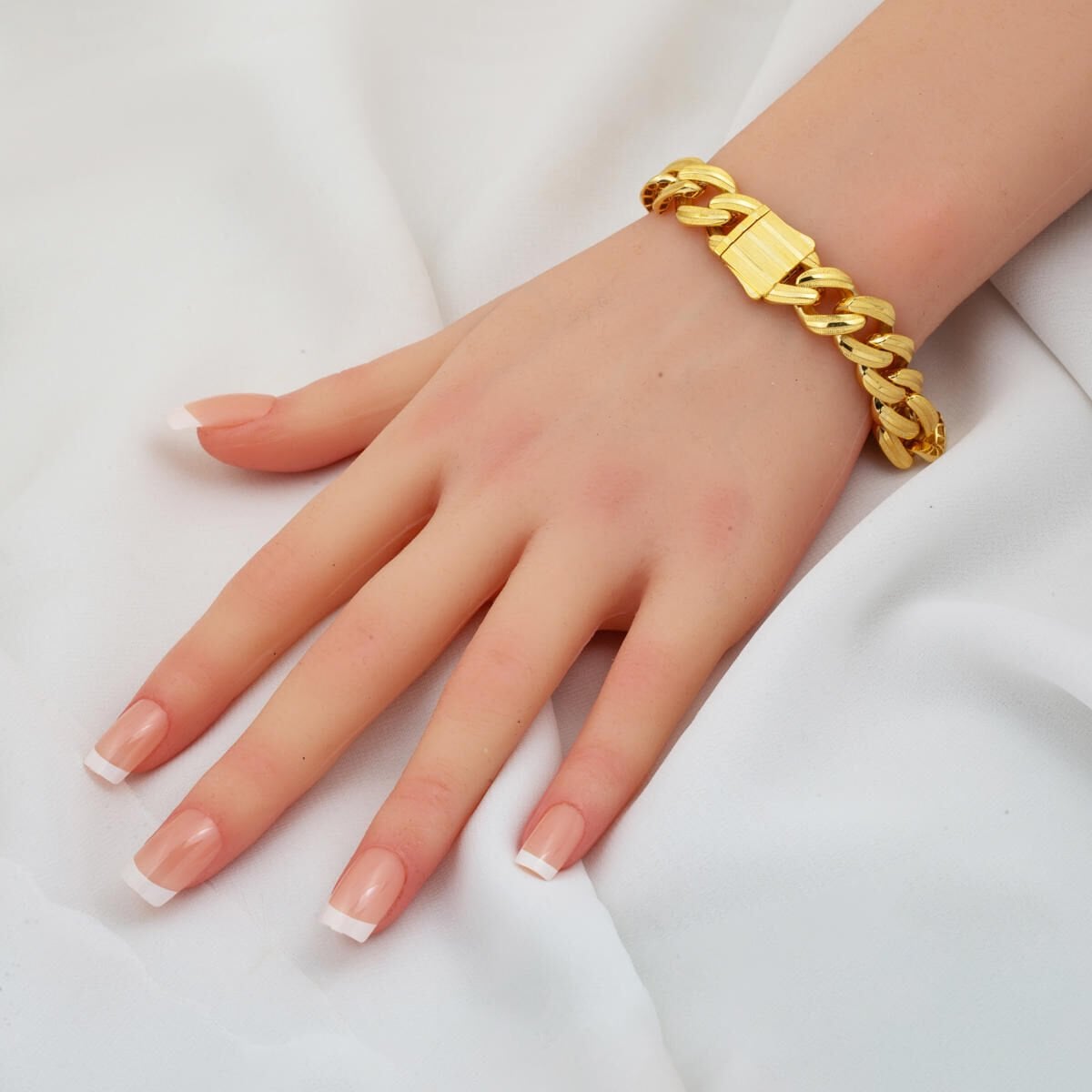 14K Yellow Gold Ajda Italian Curb Bracelet