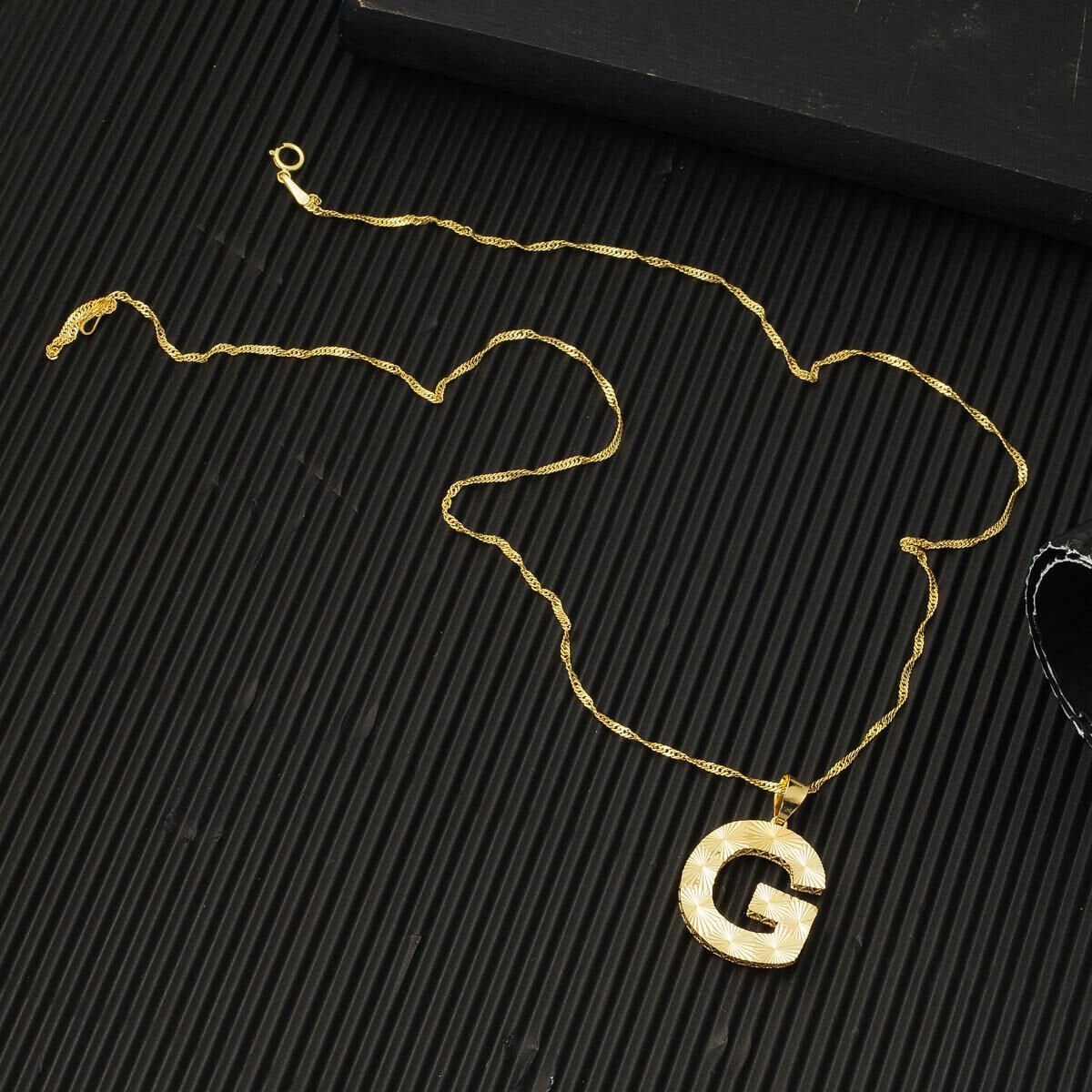 14K Yellow Gold 3 Dimensional Engraved G Initial Necklace