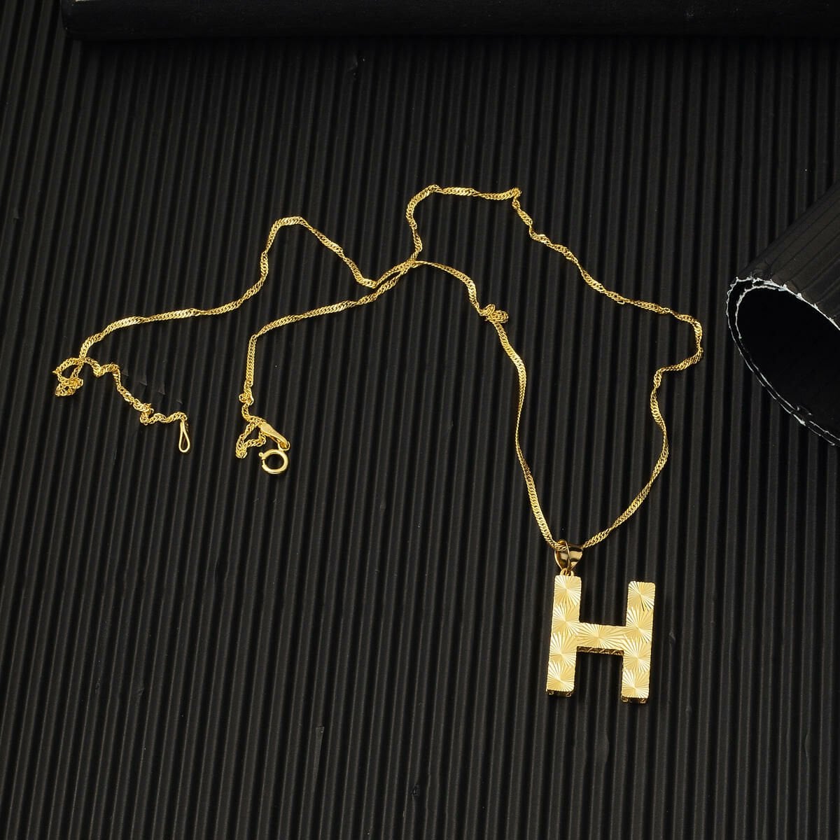 14K Yellow Gold 3 Dimensional Engraved H Initial Necklace