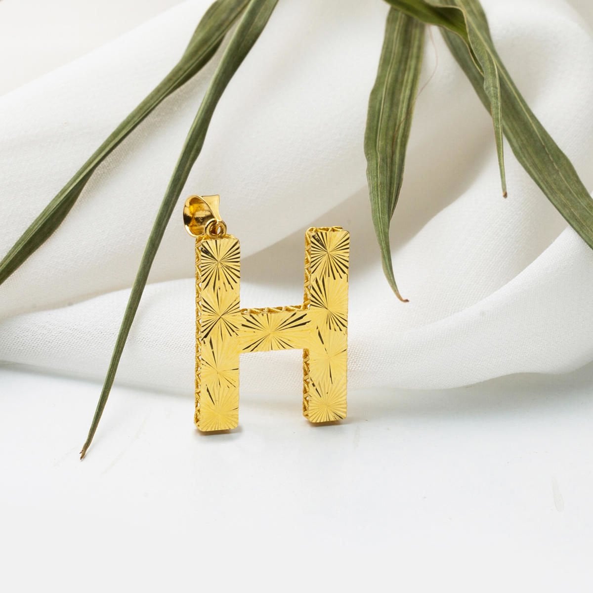14K Yellow Gold 3 Dimensional Engraved H Initial Necklace