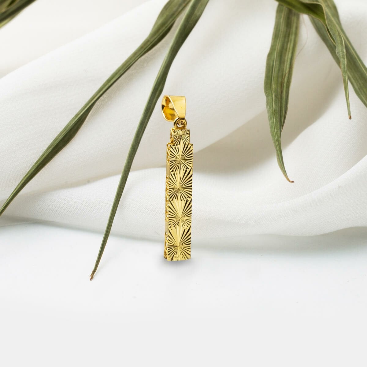 14K Yellow Gold 3 Dimensional Engraved Initial I Necklace