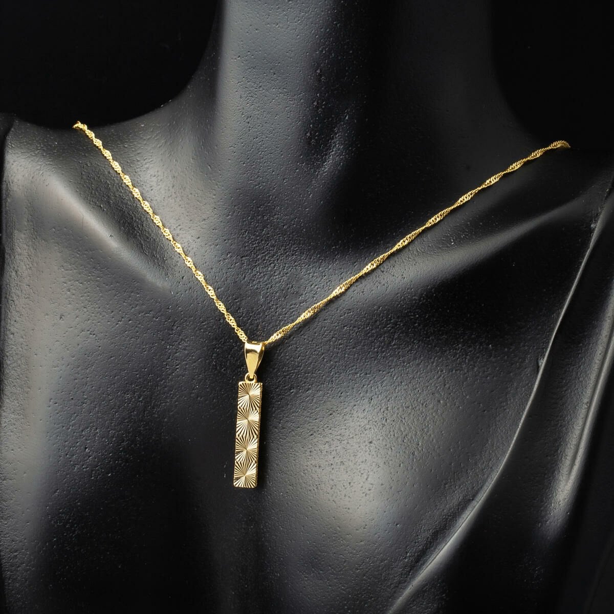 14K Yellow Gold 3 Dimensional Engraved I Initial Necklace