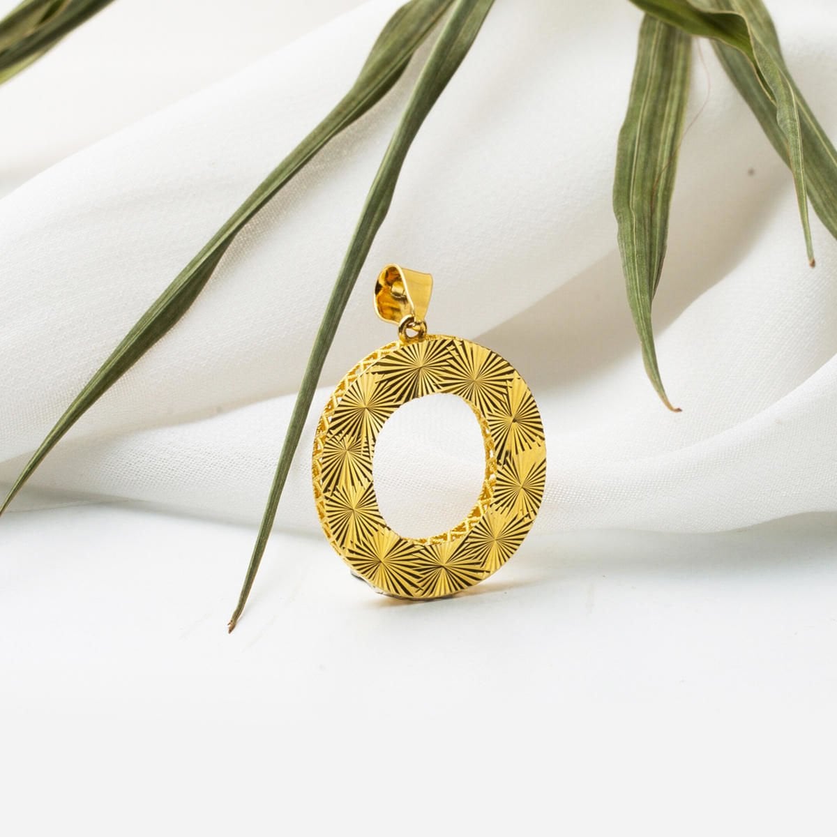 14K Yellow Gold 3 Dimensional Engraved Initial O Necklace