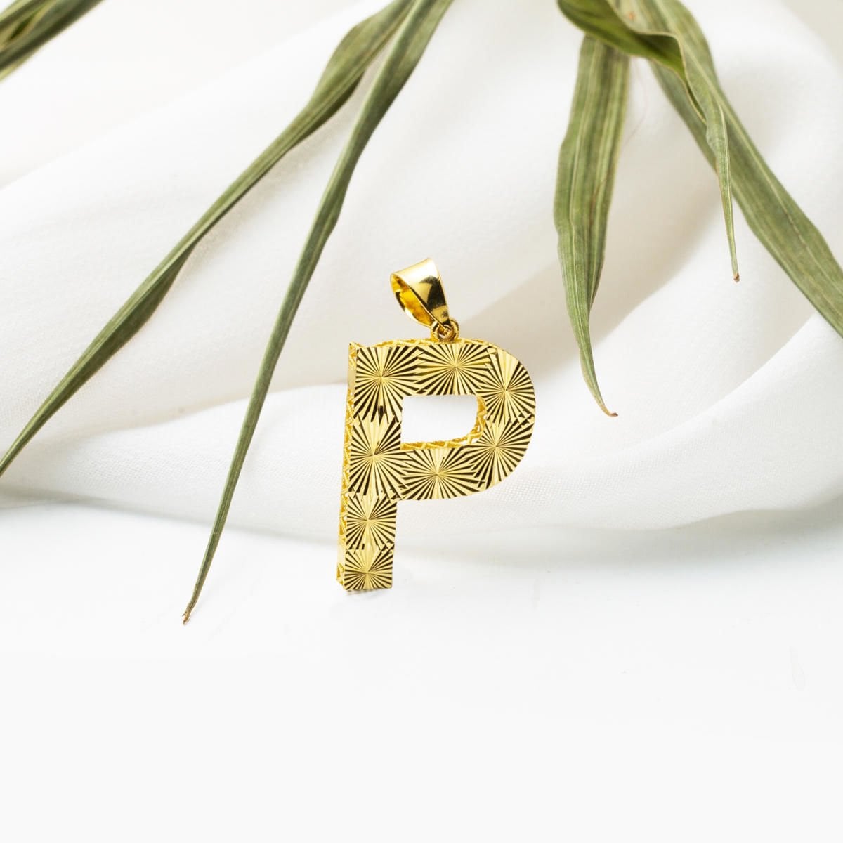 14K Yellow Gold 3 Dimensional Engraved P Initial Necklace