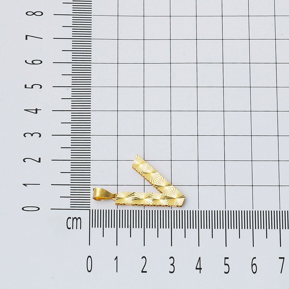 14K Yellow Gold 3 Dimensional Engraved V Initial Necklace
