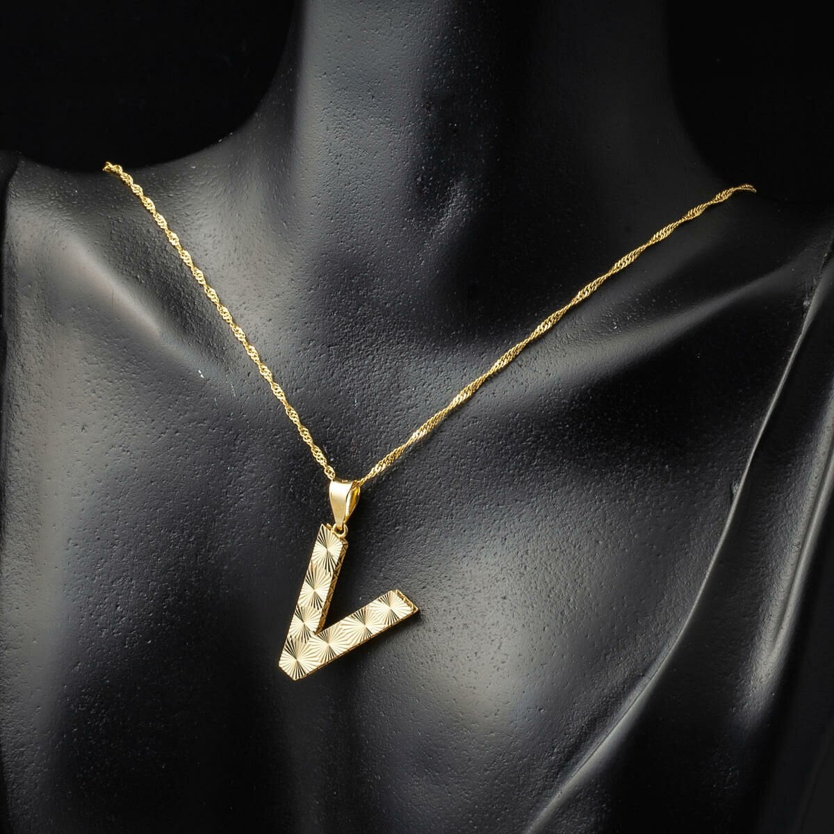 14K Yellow Gold 3 Dimensional Engraved V Initial Necklace