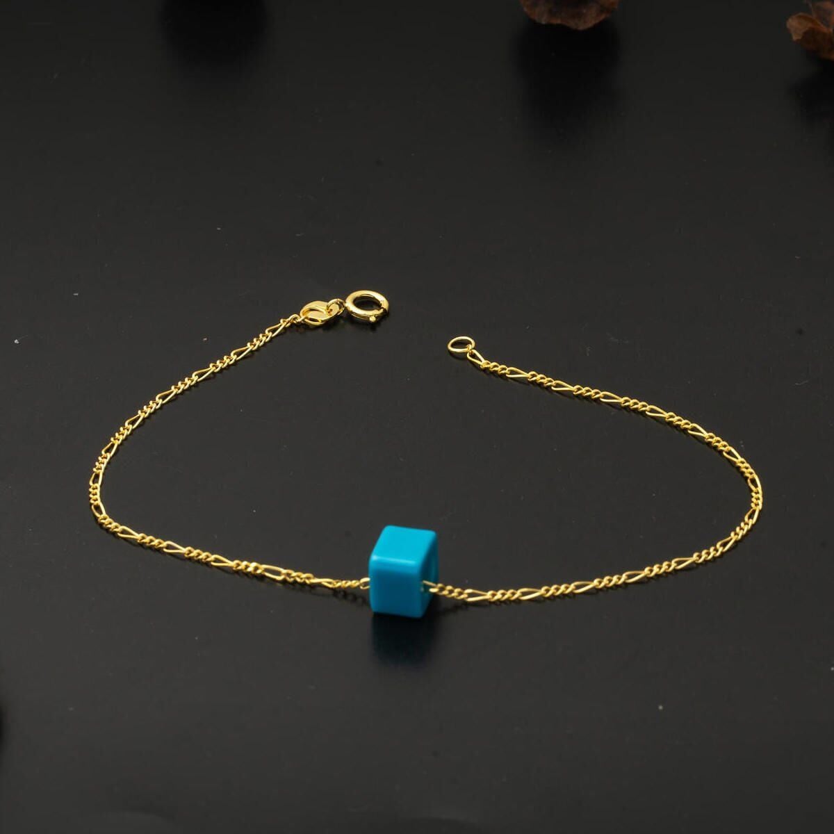 14K Yellow Gold Figaro Chain Bracelet