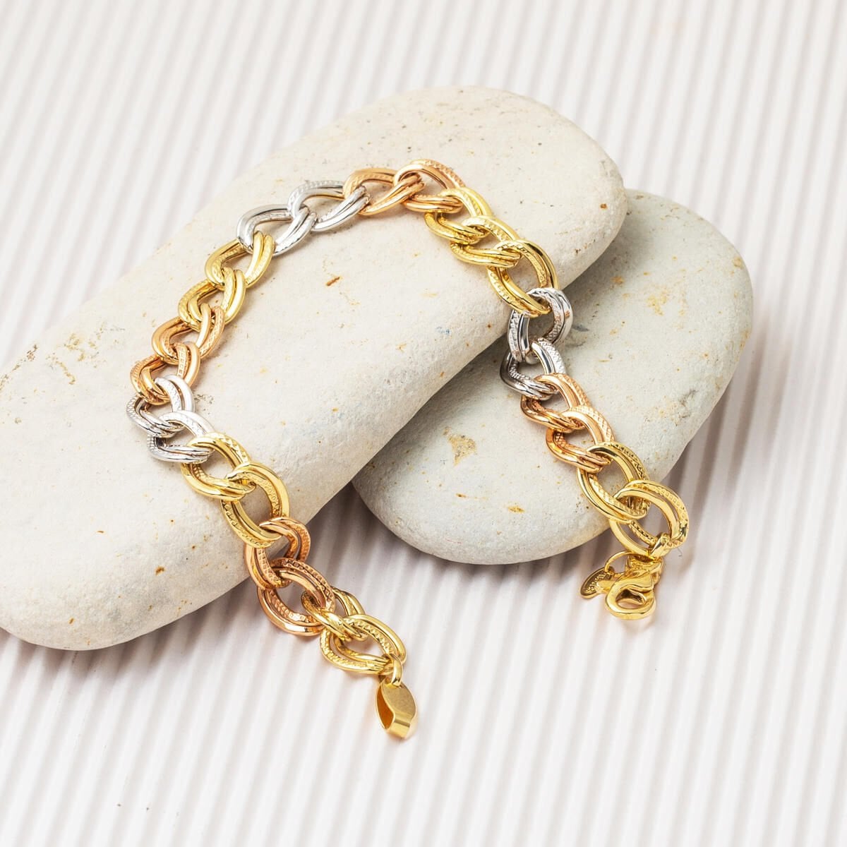 14K Yellow Gold Hoop Trendy Bracelet