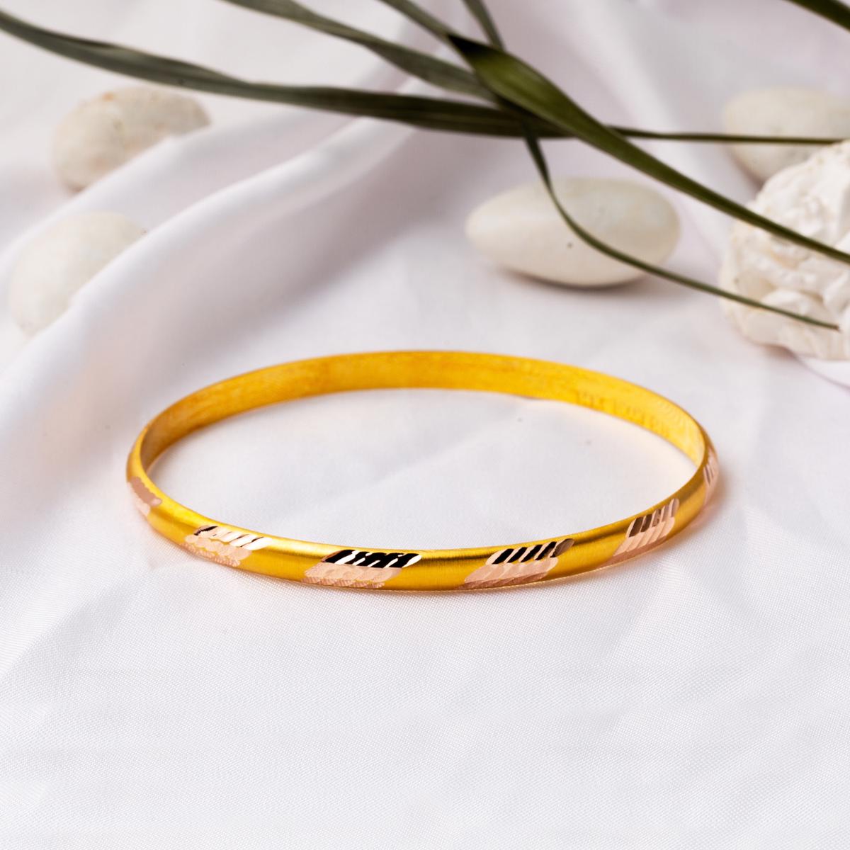 14K Yellow Gold Gift Bangle (3.6 g)