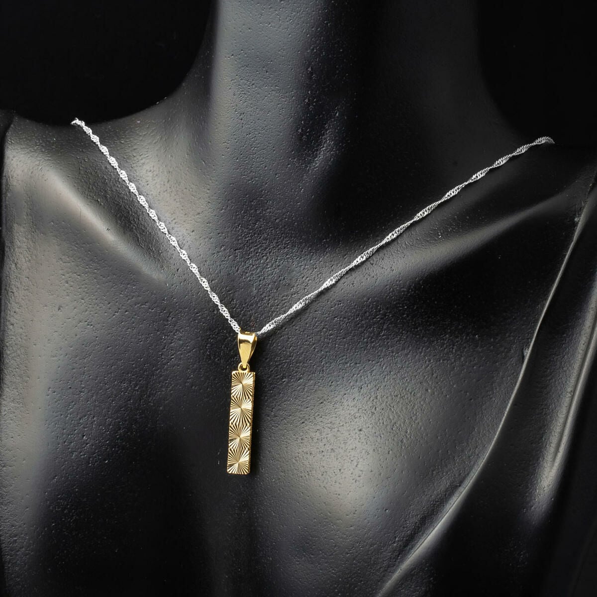 14K Yellow Gold Engraved Initial I Pendant (0.91 g)
