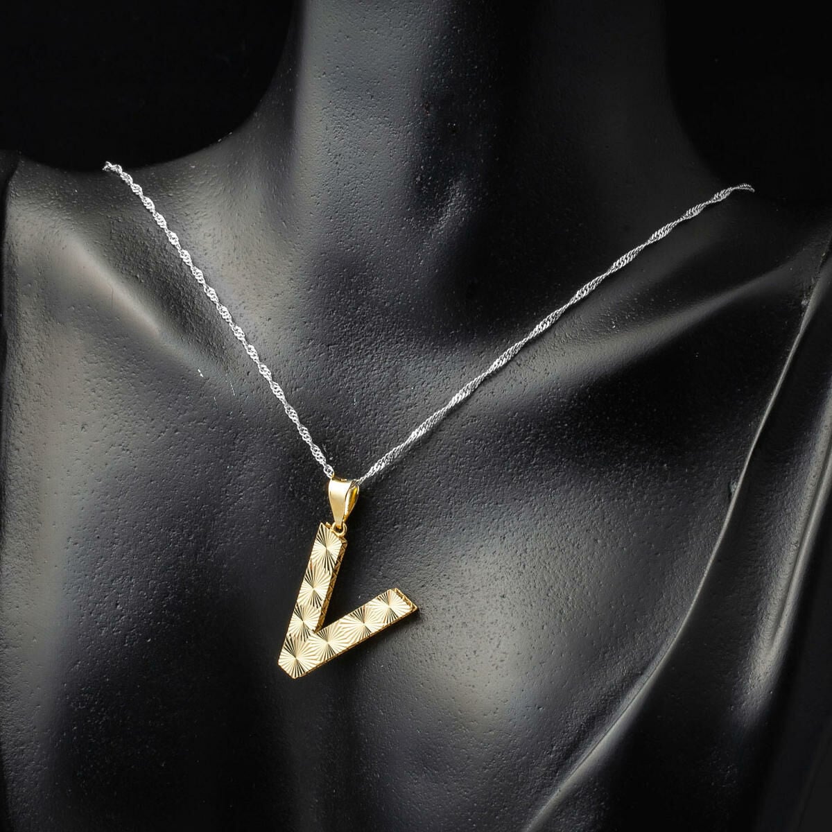 14K Yellow Gold Engraved V Initial Pendant