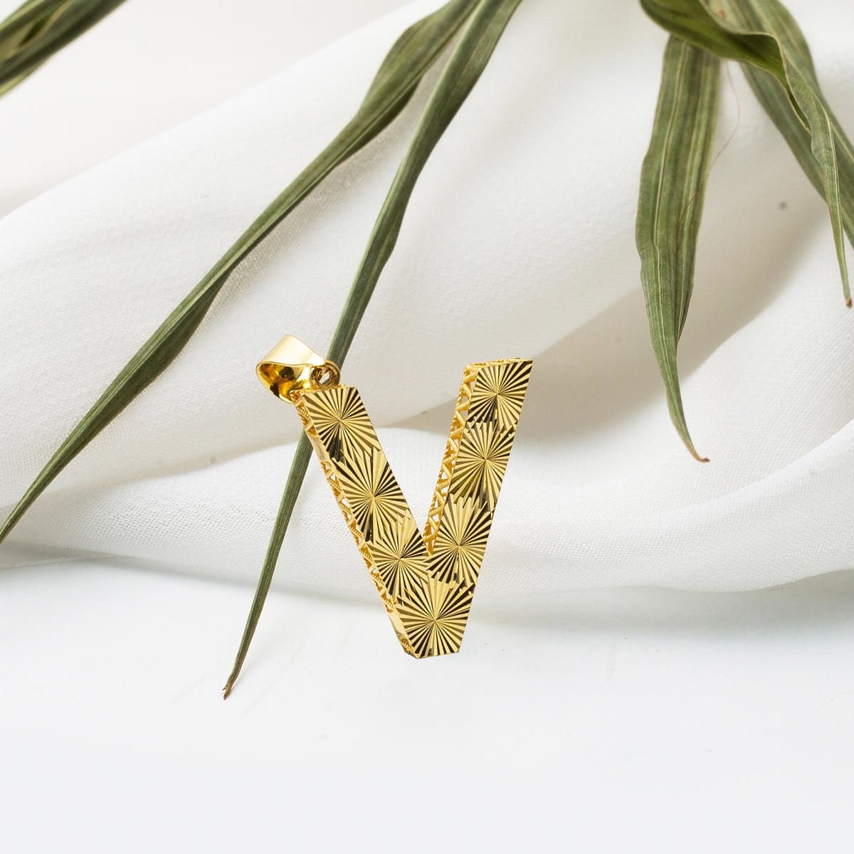 14K Yellow Gold Engraved V Initial Pendant