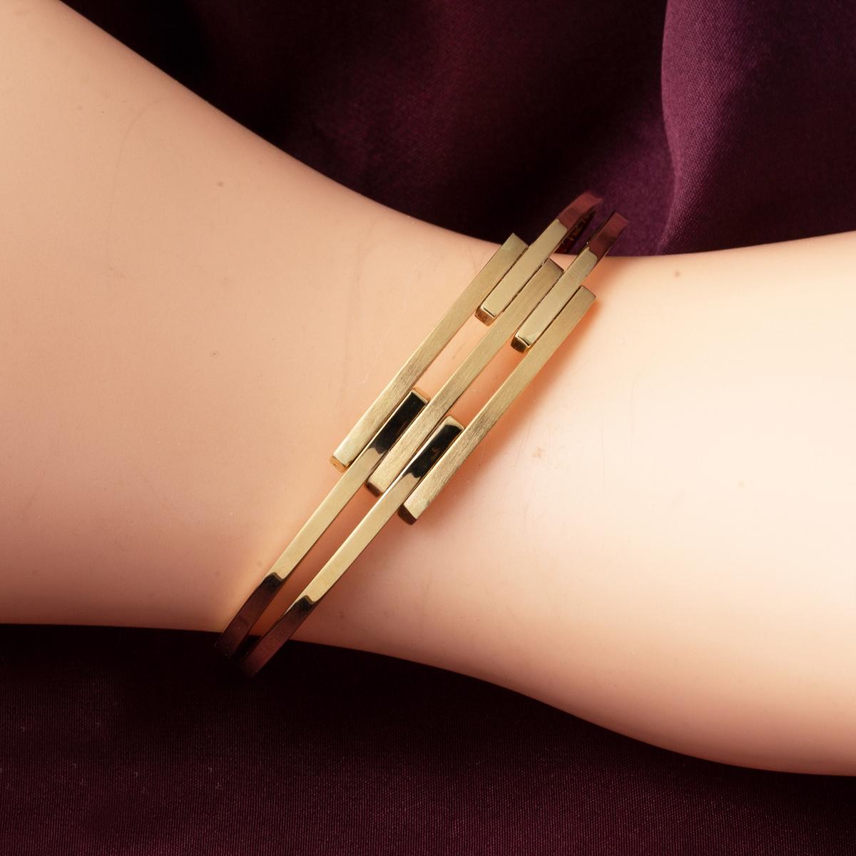 14K Yellow Gold Ribbed Hinged Cuff Bangle