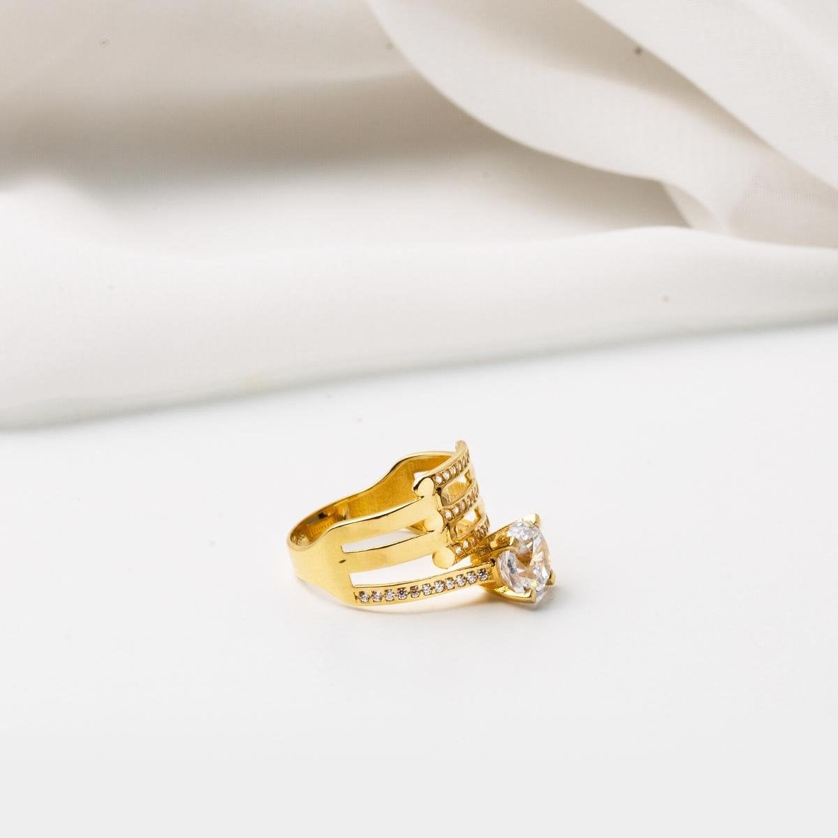 14K Yellow Gold Ribbed Solitaire Cubic Zirconia Ring