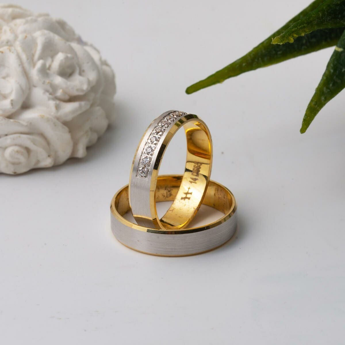 14K Yellow Gold Square-Cut Men's Wedding Band Ring