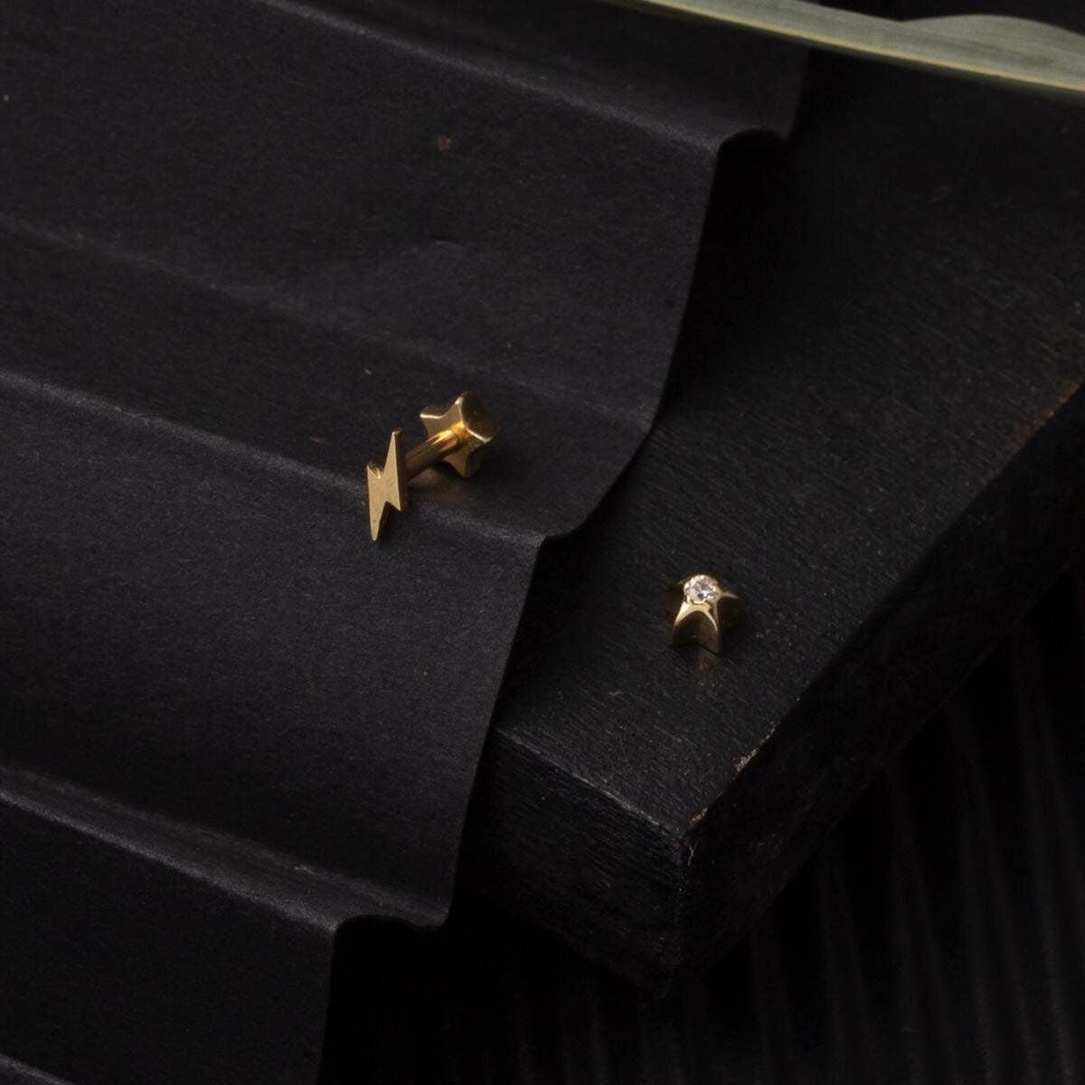 14K Yellow Gold Meta Piercing Tragus Earrings