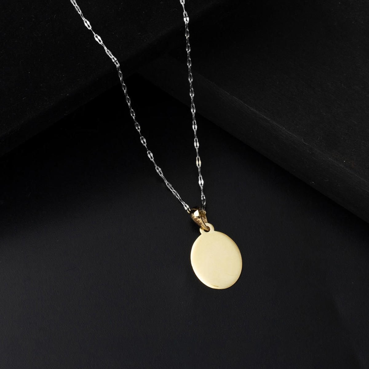 14K Gold Oval Plate Pendant