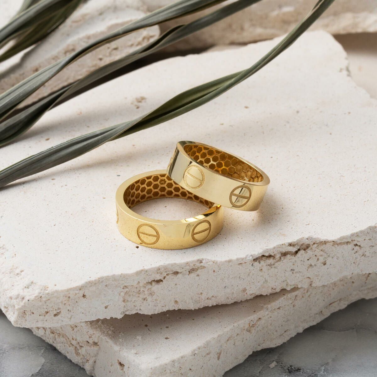 14K Yellow Gold Screw Detail Wedding Band Ring