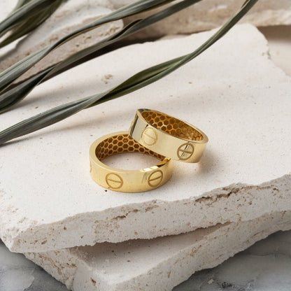 14K Yellow Gold Screw Detail Wedding Band Ring